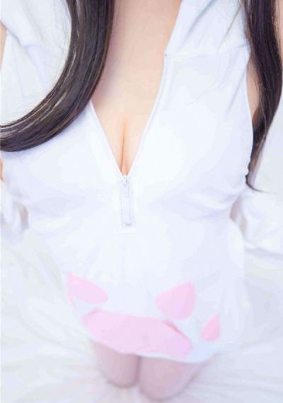 扒开美女内裤又摸又亲_HDHD高清在线观看