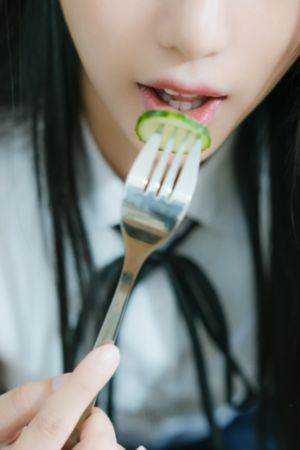 两个裸男自慰的图片_BD韩语手机免费观看
