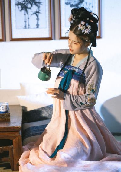 成视频年人黄网站免费_BD韩语免费高清观看